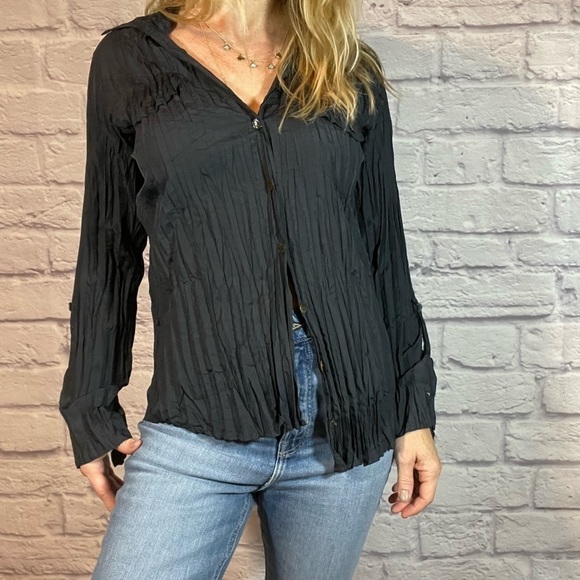 Chico’s navy crinkle pleat blouse - Picture 1 of 6